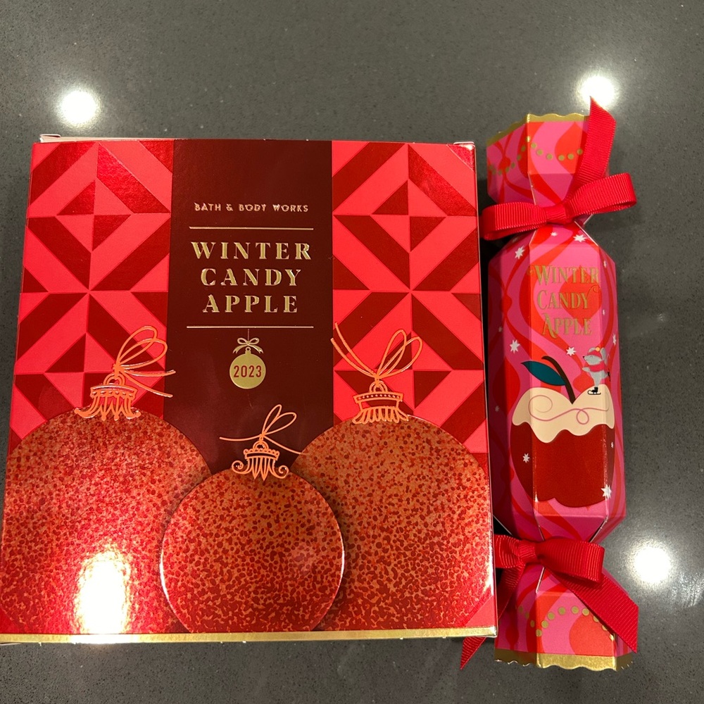 Bath and Body Works Winter Candy Apple 2023 Gift Set and Bath Fizzies